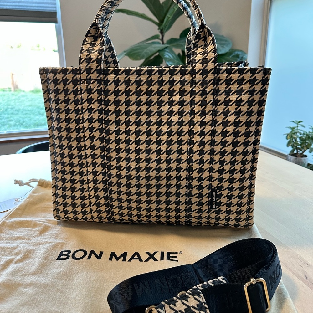 Bon Maxie Small Bon Vivant tote. Black and Cream Houndstooth